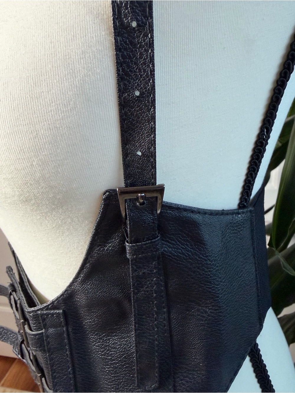 Waist Belt Steampunk Underbust Corset Belt Faux Black Leather Silver Buckle - Picture 6 of 9